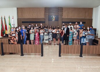 Homenagem a Secretaria da Educação e demais escolas do Município